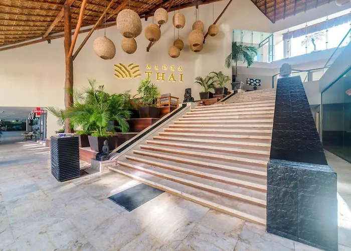 Aldea Thai L Resort-style Pool & Gym
