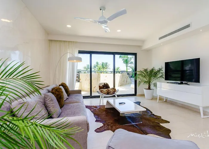 Aldea Thai L Resort-style Pool & Gym Playa del Carmen