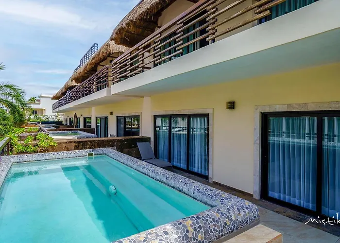 Aldea Thai L Resort-style Pool & Gym *