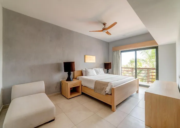 Aldea Thai L Resort-style Pool & Gym